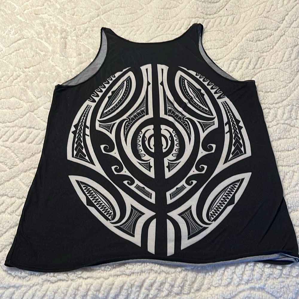 Mnwka hat and poly custom tank (price is for both)